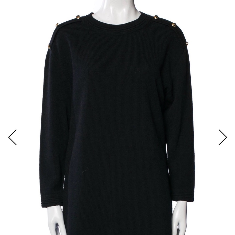 St. John Collection  Elegant Black Crew Neck Long Sleeve Top - Size S